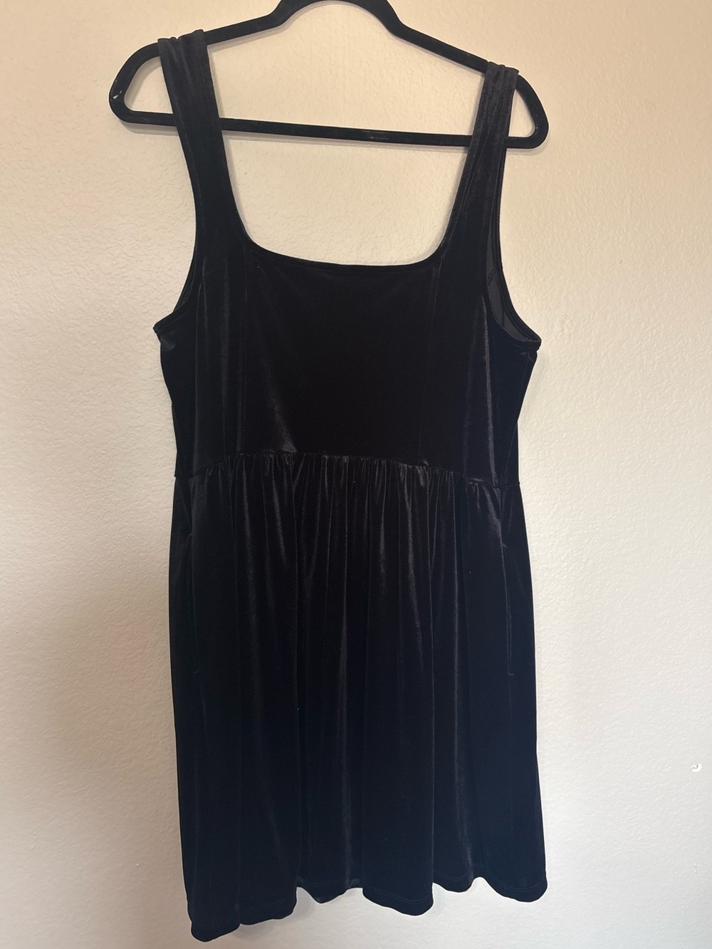 Black Velvet Sleeveless Babydoll Dress
